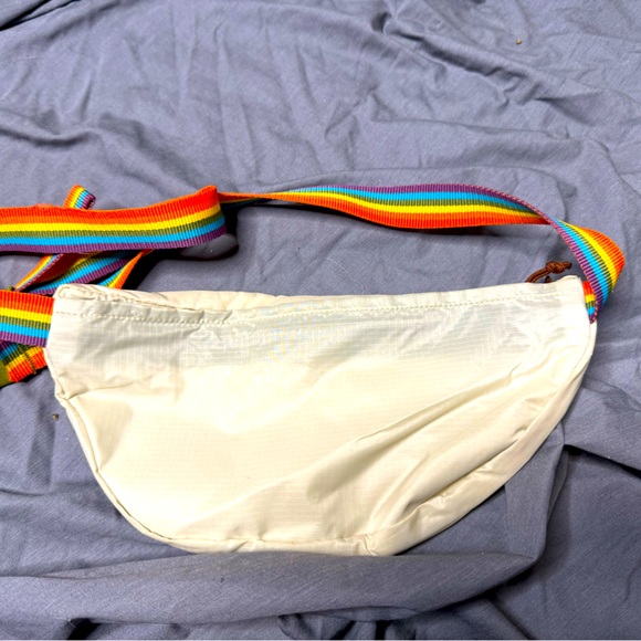 REI pride 23 belt bag. - Picture 2 of 2